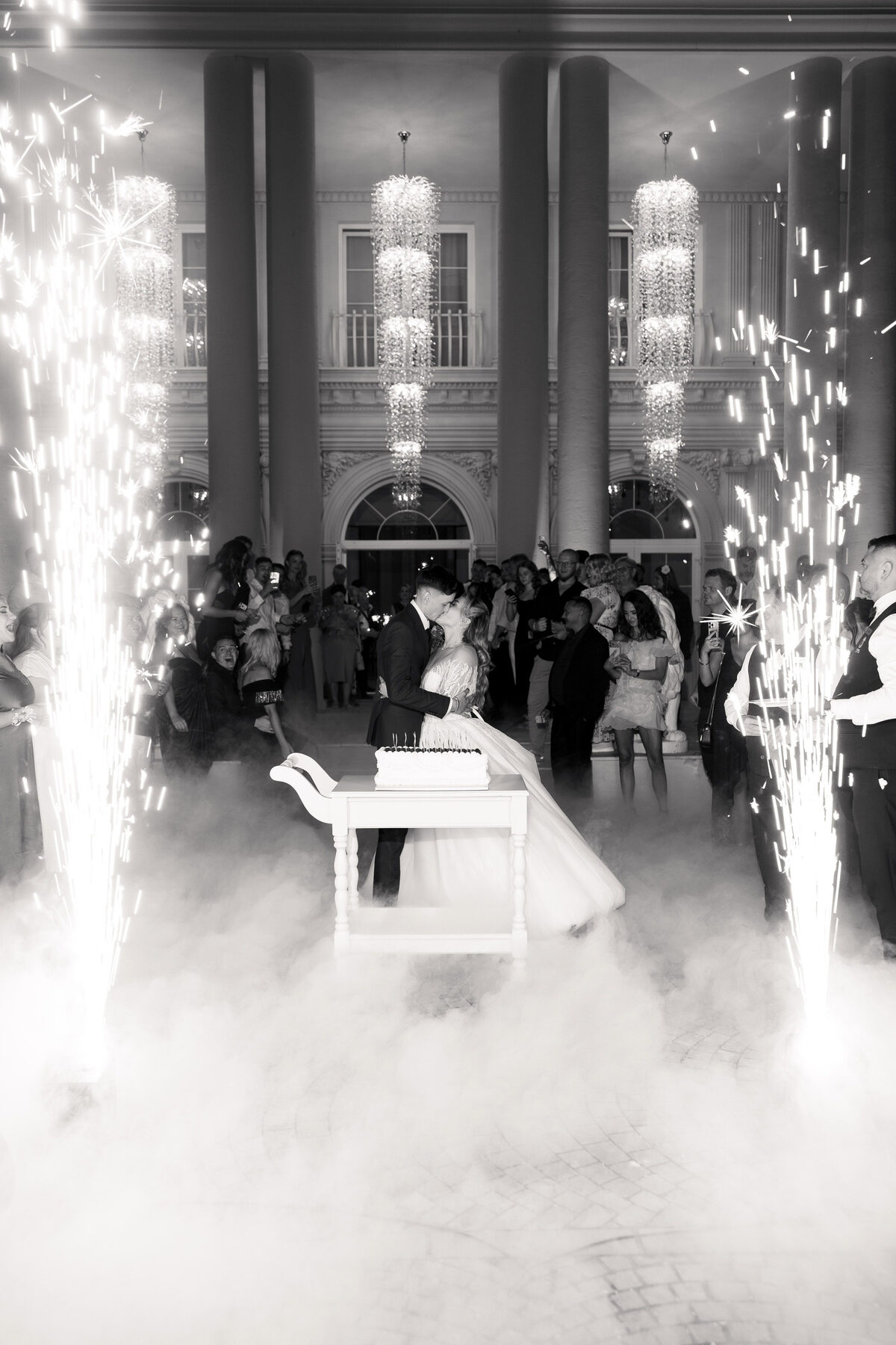 Nuntă la Opera Events Oradea, de la pregătiri până la artificii (8)