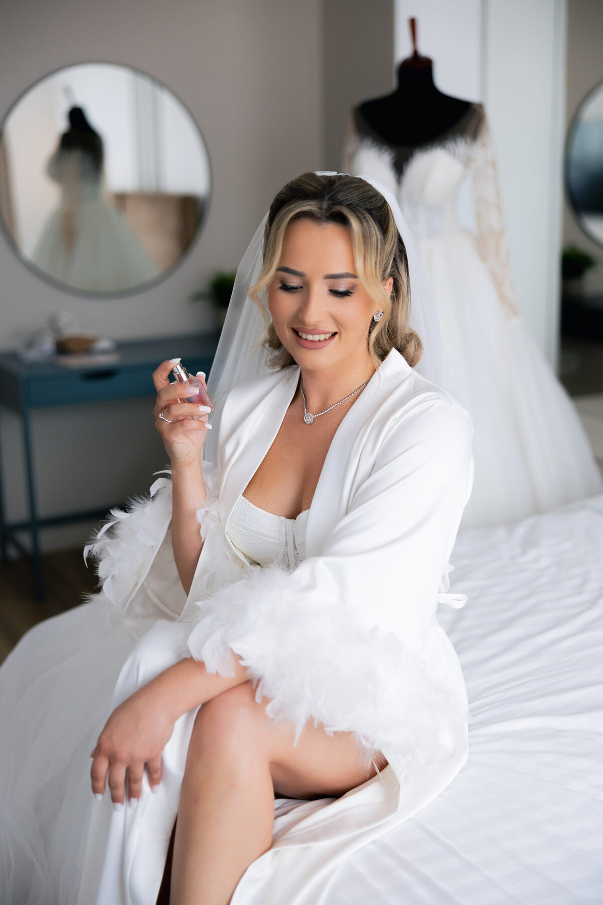 Nuntă la Opera Events Oradea, de la pregătiri până la artificii (30)